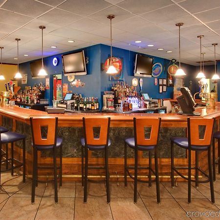 Ramada Plaza Rochester Airport Bagian luar foto