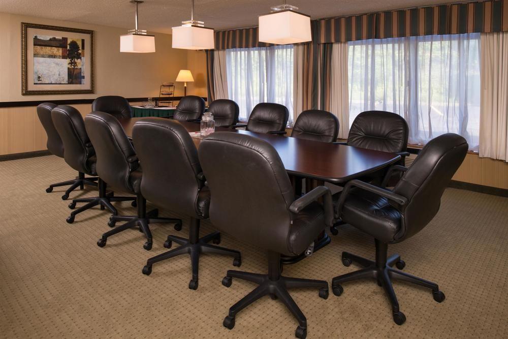 Ramada Plaza Rochester Airport Bagian luar foto