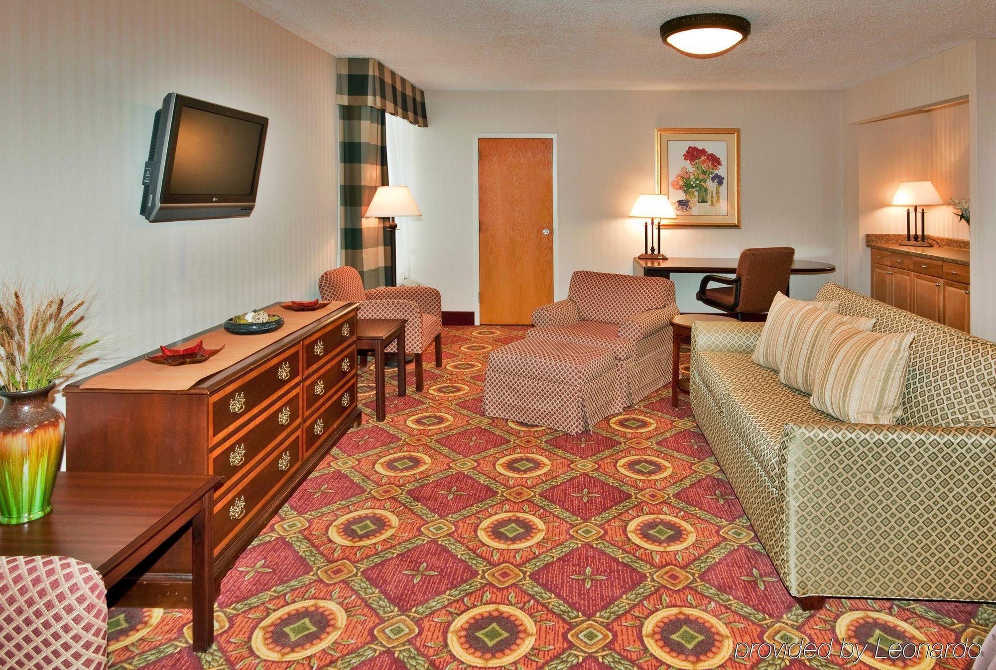 Ramada Plaza Rochester Airport Bagian luar foto