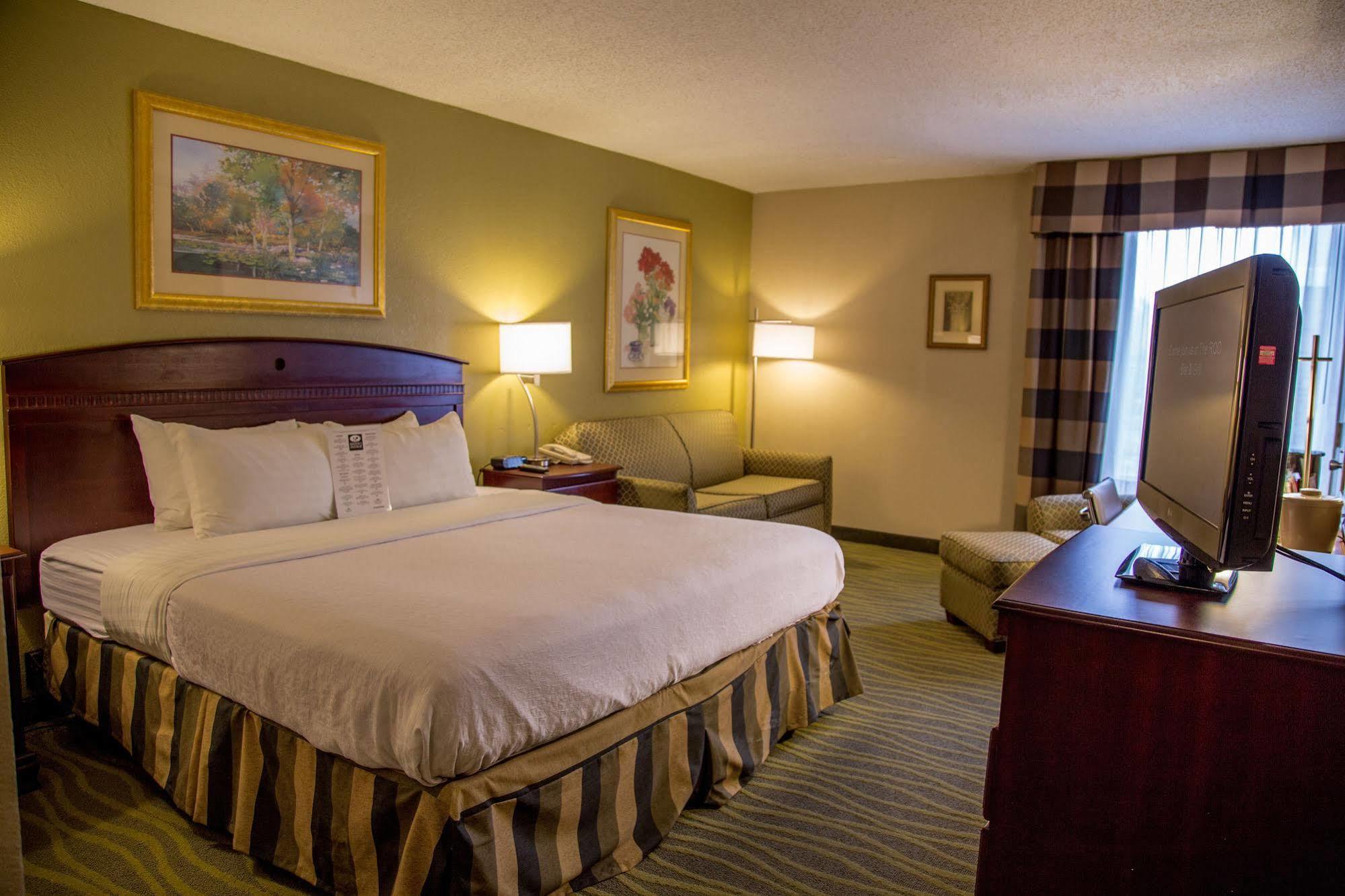 Ramada Plaza Rochester Airport Bagian luar foto