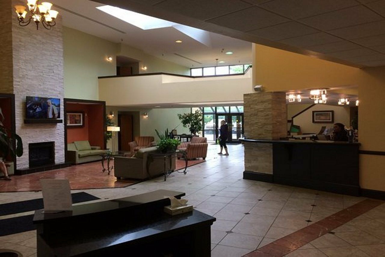 Ramada Plaza Rochester Airport Bagian luar foto